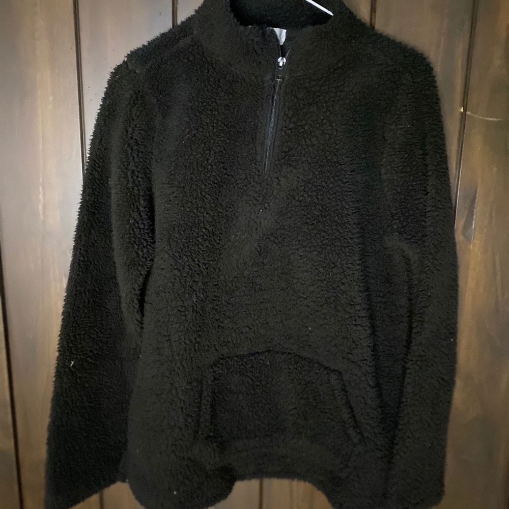 Black Fleece Pullover